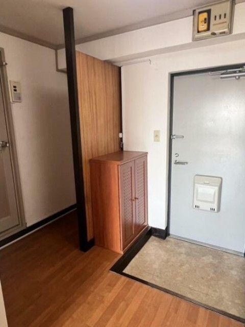 玄関　別部屋同仕様タイプ