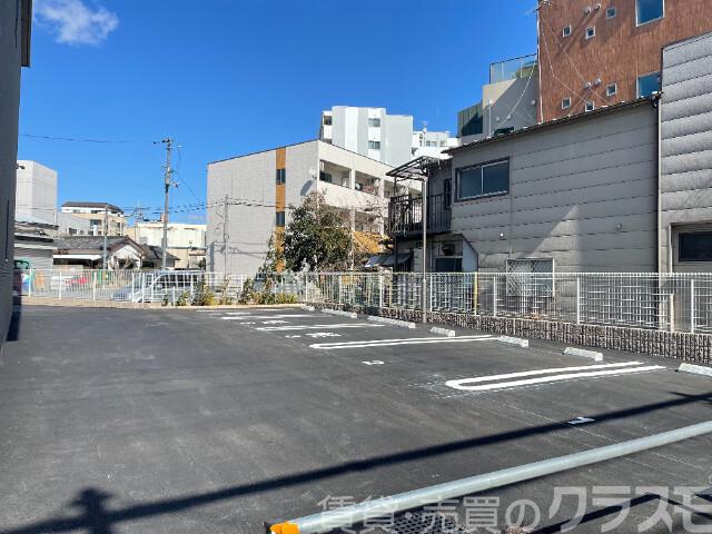 駐車場　敷地内駐車場