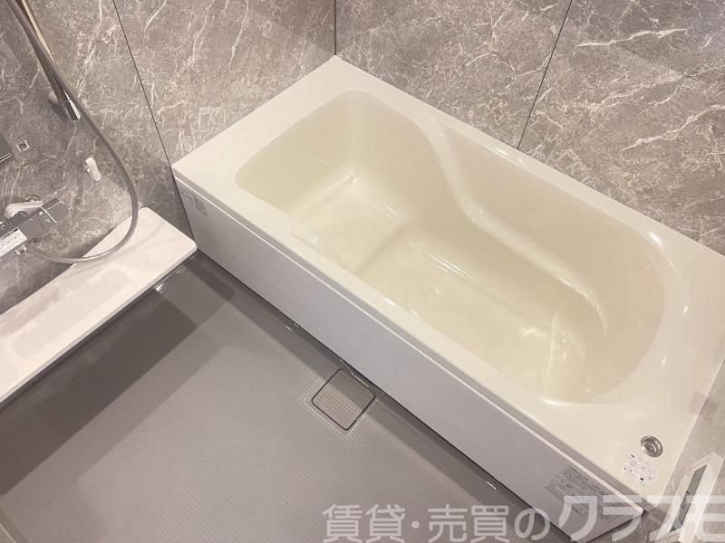 バス・シャワールーム　浴室乾燥機＆追焚機能付き広々バスルーム♪