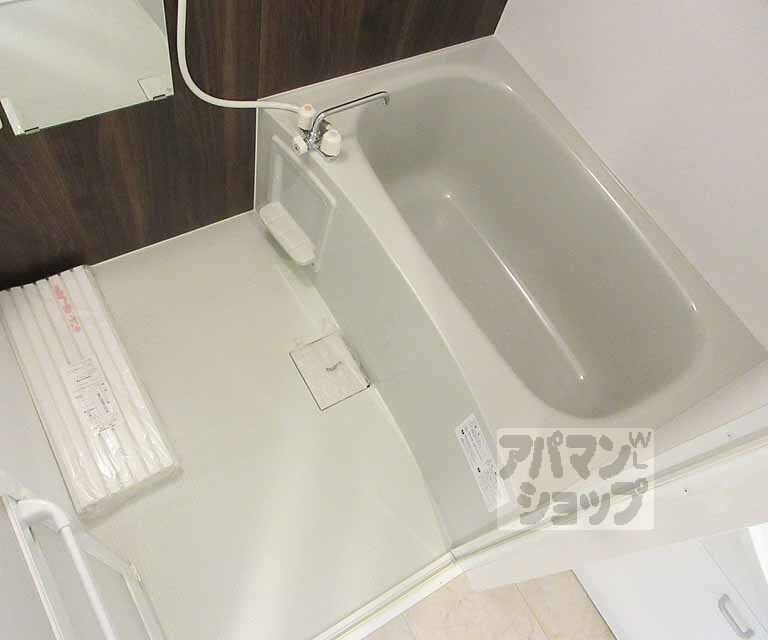 バス・シャワールーム　ピカピカなお風呂！