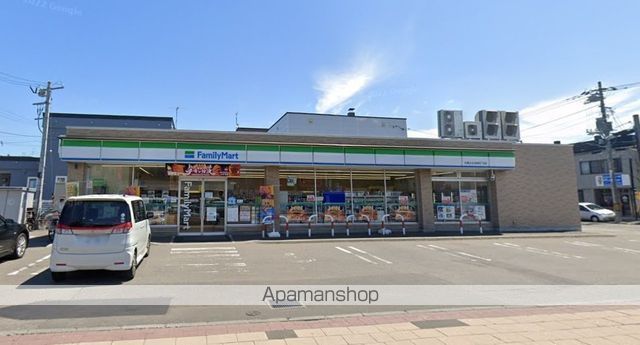 コンビニ　ファミリーマート札幌北４０条東８丁目店（コンビニ）まで355m