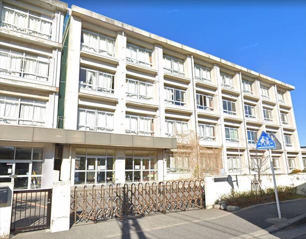 小学校　藤沢市立羽鳥小学校（小学校）まで667m