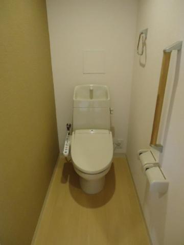 トイレ　温水洗浄便座