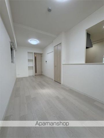 パラッツォ南森町の居間写真