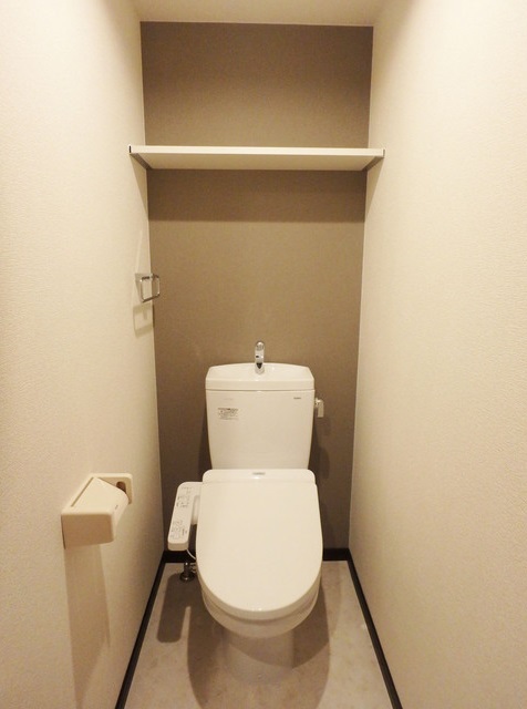 トイレ　※同建物の別のお部屋の写真です。