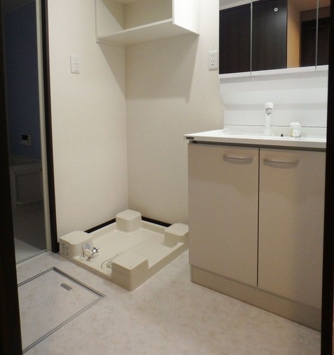 洗面設備　※同建物の別のお部屋の写真です。