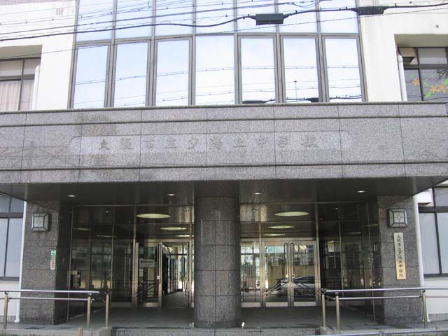 中学校　大阪市立夕陽丘中学校（中学校）まで562m