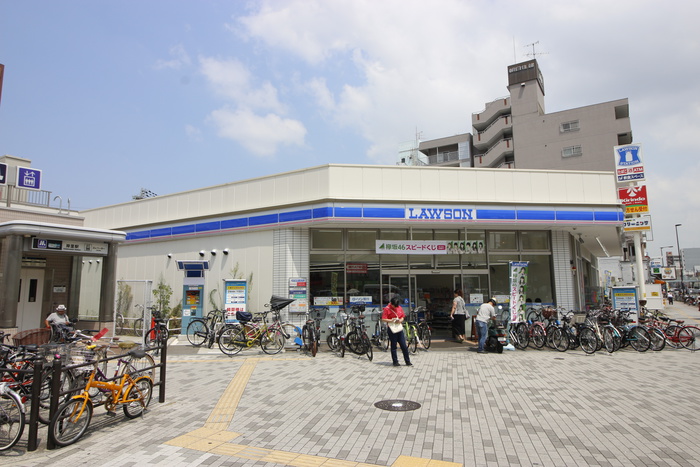 コンビニ　ローソン岸里駅前店（コンビニ）まで500m