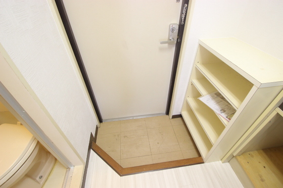 玄関　※別部屋の写真です