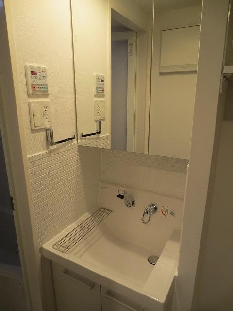 洗面設備　★独立洗面台で朝も快適です★