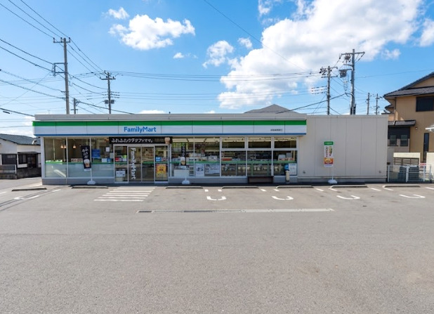 コンビニ　ファミリーマート 御殿場新橋店（コンビニ）まで185m