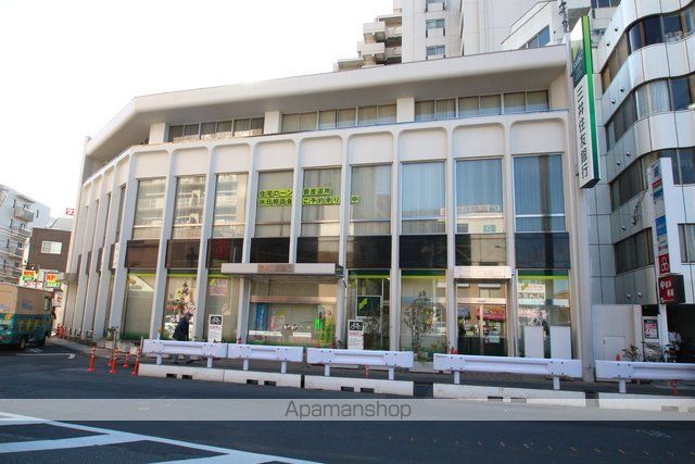 銀行　三井住友銀行　国領支店（銀行）まで561m