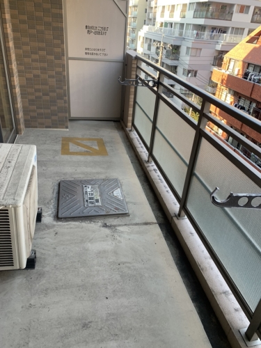 バルコニー　別部屋の写真です。現況優先となります。