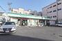 コンビニ　ファミリーマート高井田柳通店（コンビニ）まで447m