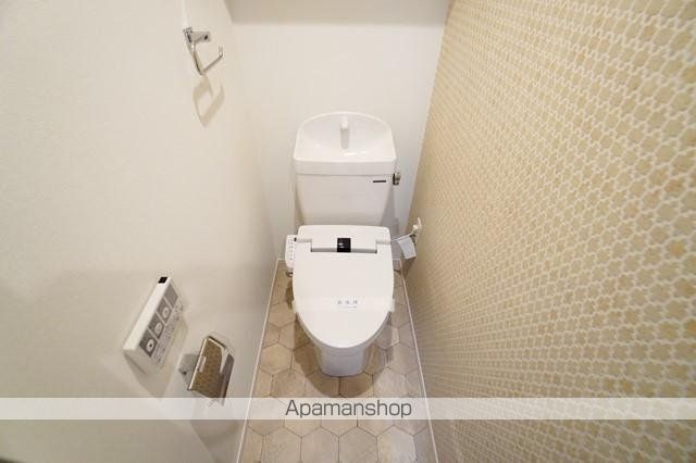 地下鉄七隈線 博多駅 徒歩10分 15階建 築8年のトイレ写真