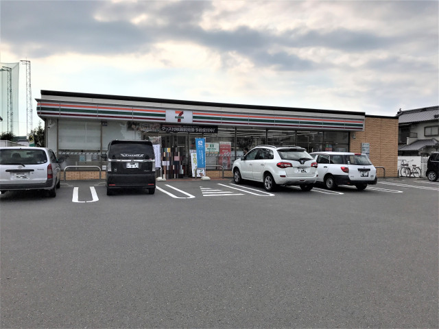 コンビニ　セブンイレブン　松山井門町店（コンビニ）まで604m