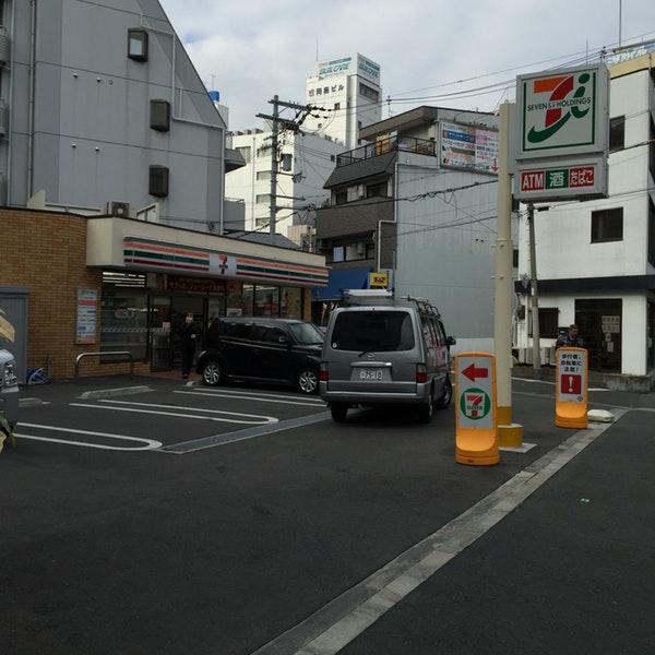コンビニ　セブン-イレブン近鉄布施駅南店（コンビニ）まで173m