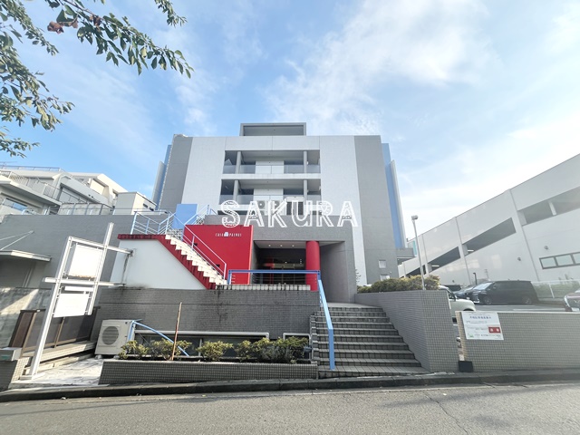 建物外観　最寄り駅まで徒歩4分の物件♪