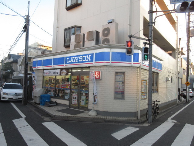 コンビニ　ローソン成増三丁目店（コンビニ）まで715m