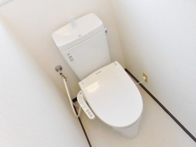 小田急江ノ島線 南林間駅 徒歩1分 2階建 築42年のトイレ写真