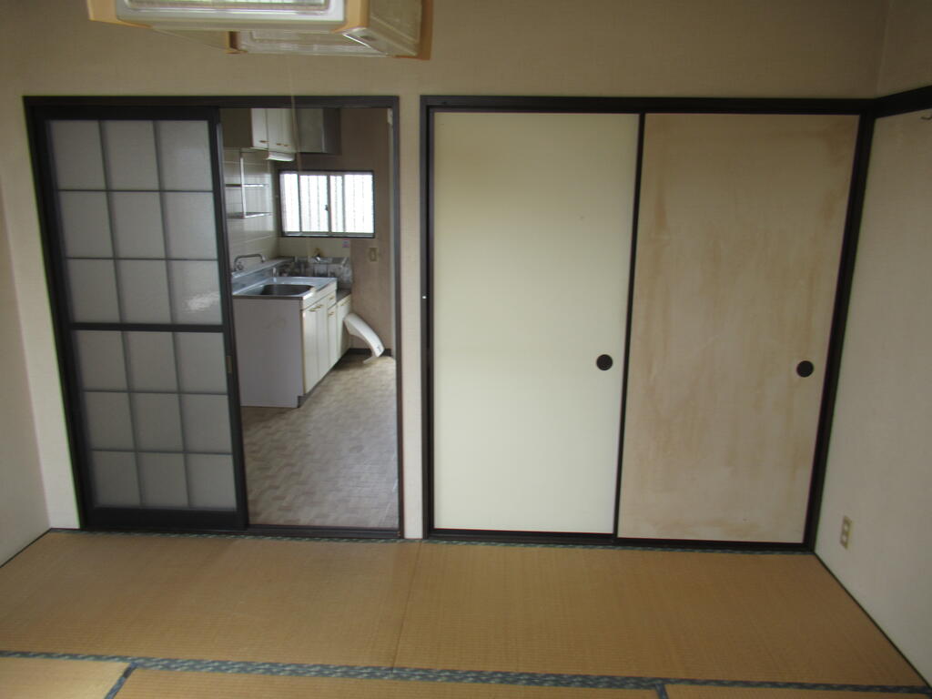 メゾンブーケAの居間写真