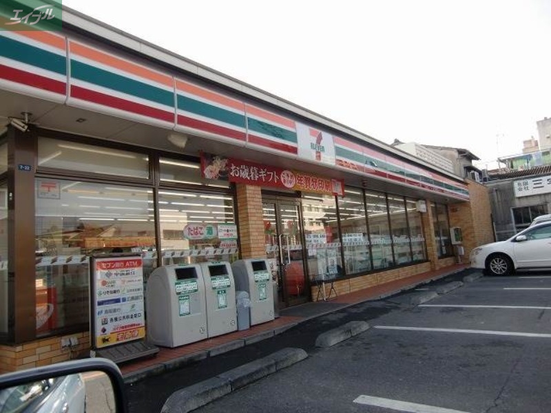 コンビニ　セブンイレブン岡山浜店（コンビニ）まで713m