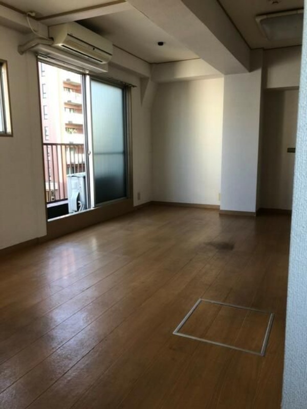 東急東横線 学芸大学駅 徒歩9分 5階建 築49年の居間写真