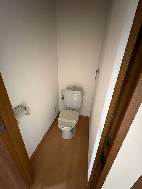 ＪＲ土讃線 後免駅 徒歩8分 3階建 築32年のトイレ写真