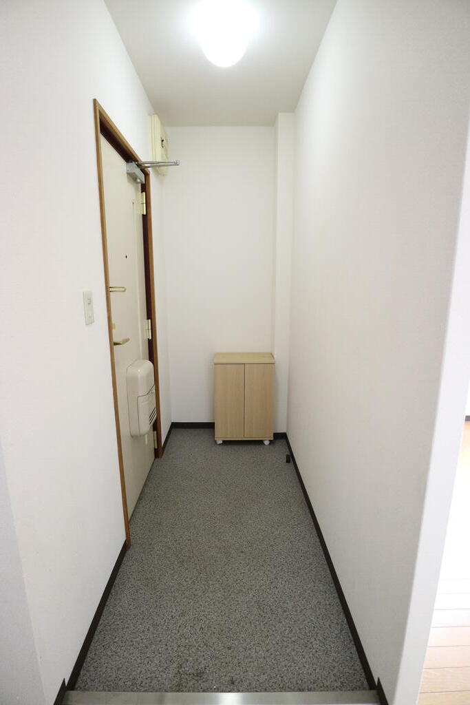 鶴屋ビルの玄関写真
