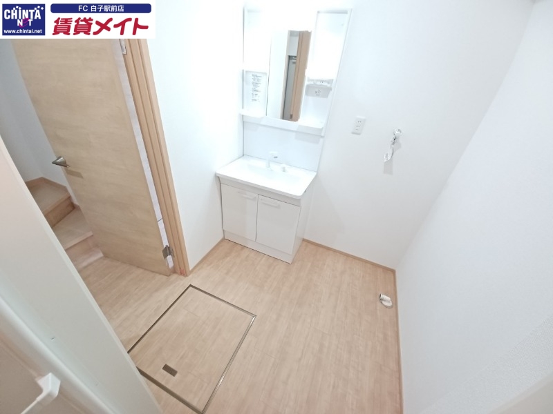 洗面設備　同物件別室写真