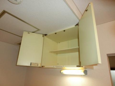 その他　キッチン上部収納（開）