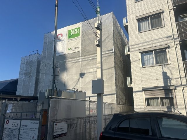 ENCHANTE大久保駅前の外観写真