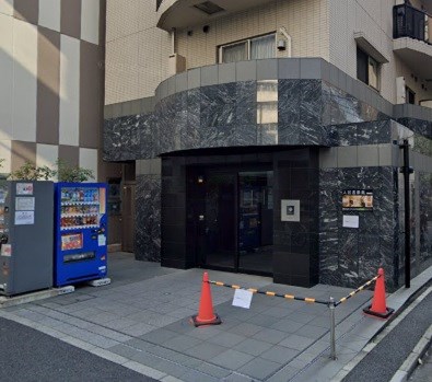 ＪＲ山手線 新橋駅 徒歩9分 15階建 築15年の玄関写真