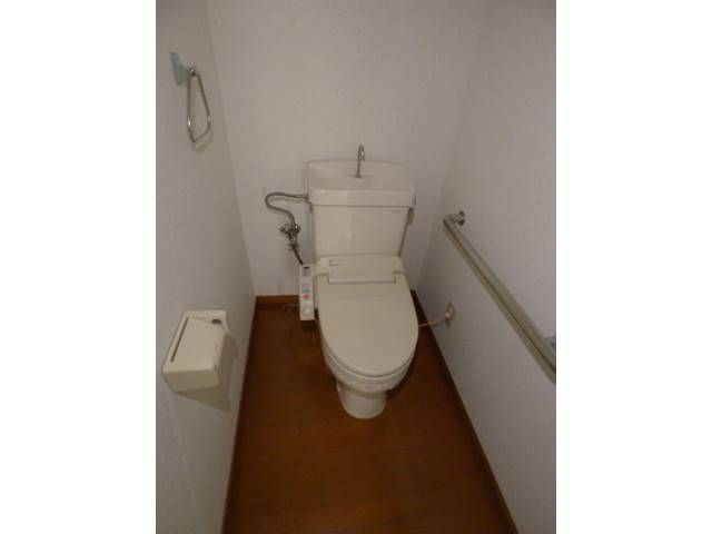 ＪＲ東海道本線 熱田駅 徒歩5分 3階建 築31年のトイレ写真