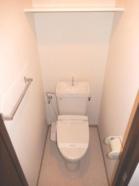 リヴェール中村のトイレ写真