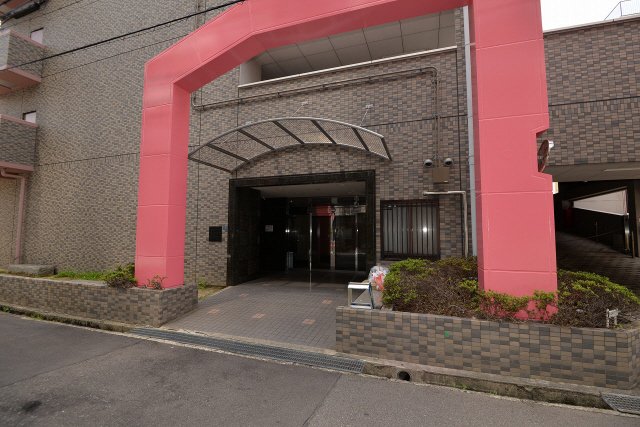 エントランス　ゆとりのあるエントランスです