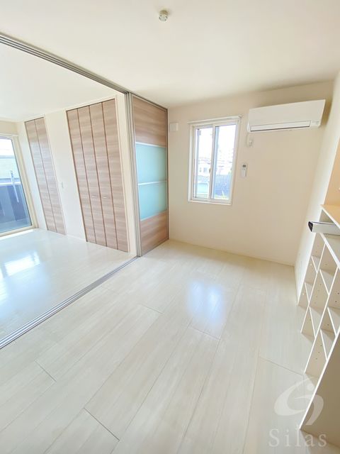 イズミ金岡の居間写真