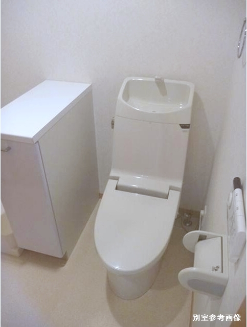 トイレ　嬉しい温水洗浄便座♪