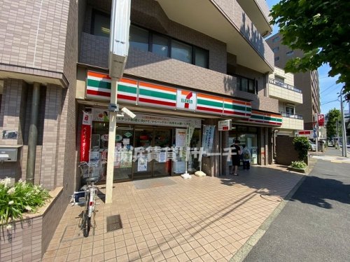 コンビニ　セブンイレブン横浜平沼中央店（コンビニ）まで63m