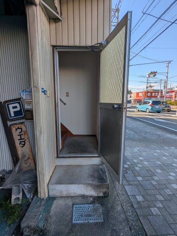 上田借家の玄関写真