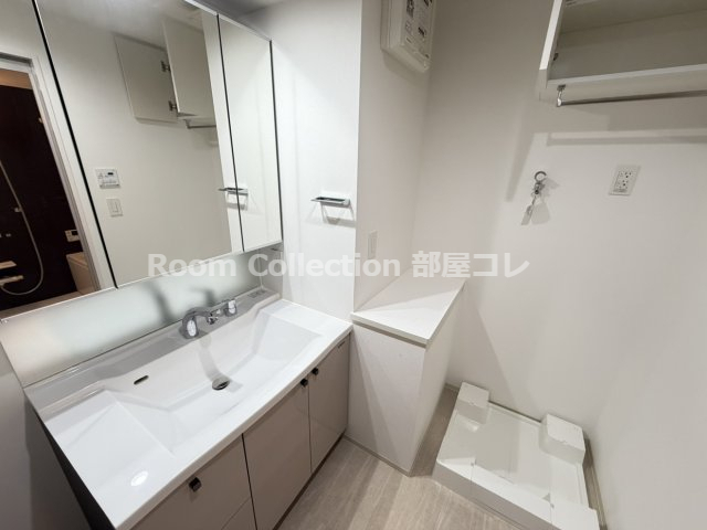 洗面設備　※同物件他部屋写真 反転、色違いの場合有 現況優先
