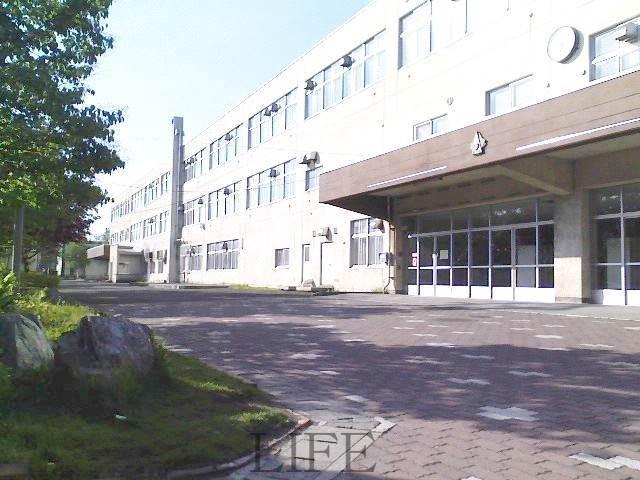 中学校　札幌市立八軒東中学校（中学校）まで770m
