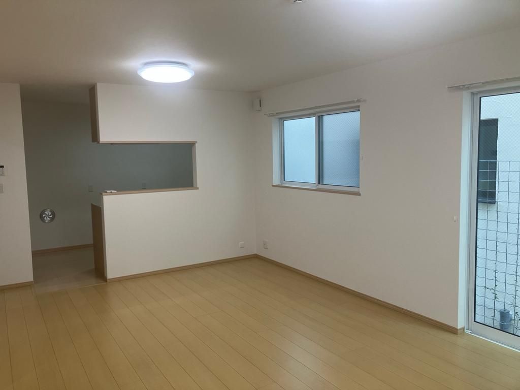 小杉陣屋町戸建の居間写真