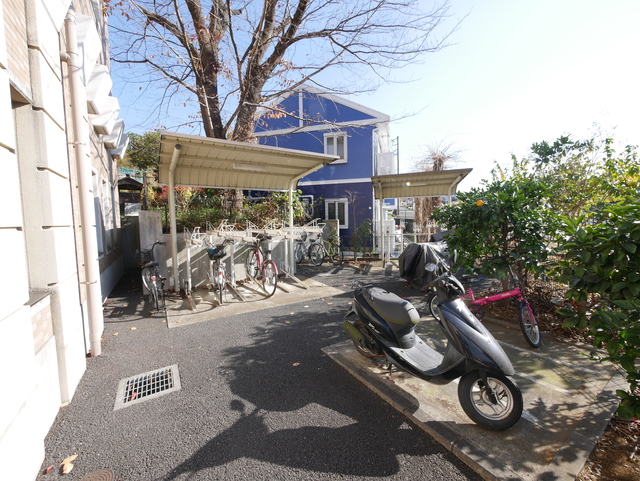 その他共有部分　★敷地内に屋根付きの駐輪場がございます★