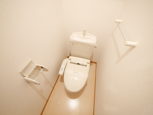 トイレ　★温水洗浄便座付きのトイレです★
