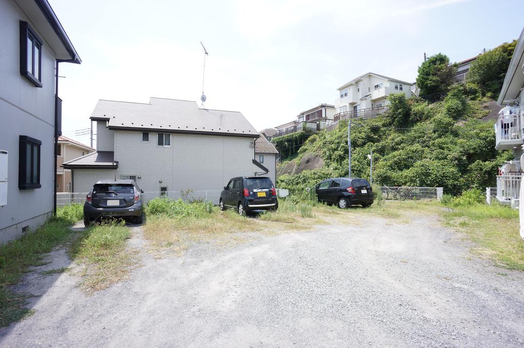 駐車場　敷地内駐車場あります！（別契約月額１１，０００円）