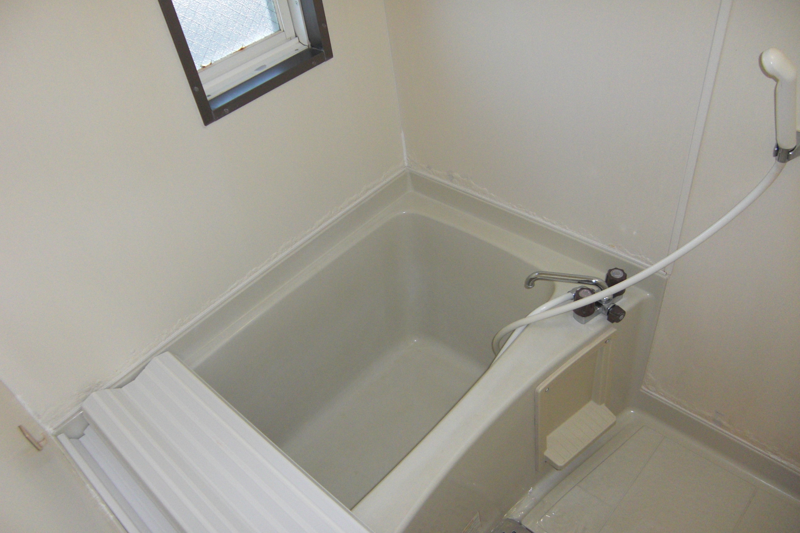 バス・シャワールーム　窓付き！換気OK！