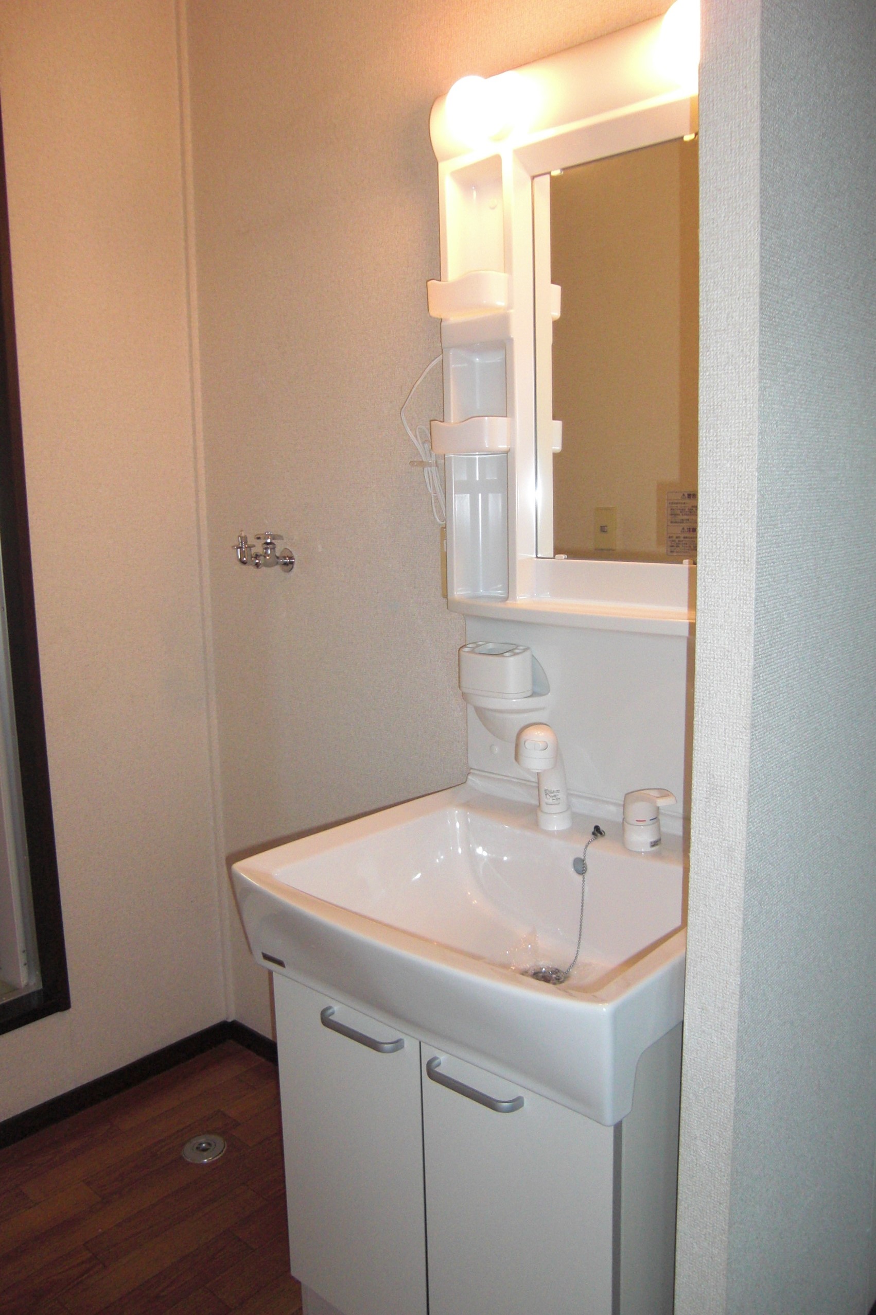 洗面設備　独立型洗面台！忙しい朝の味方です！