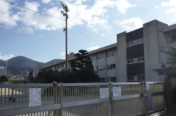 小学校　海田町立海田小学校（小学校）まで551m