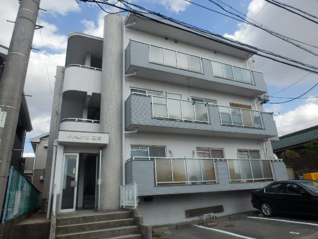 名古屋市緑区藤塚のマンションの建物外観